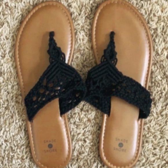 Shade & Shore Black Knit Sandals - Picture 1 of 2